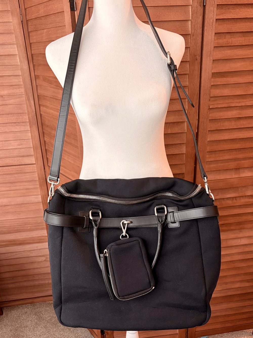 Black Women’s Convertible Shoulder Bag with Detachable Pouch